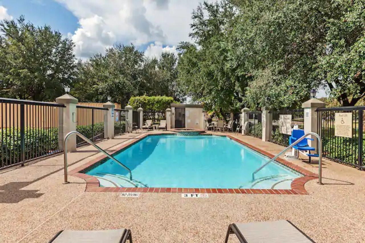 Hampton Inn & Suites Houston-Westchase Exterior photo