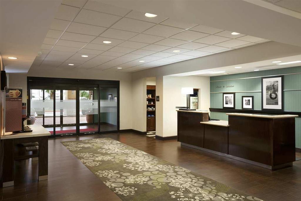 Hampton Inn & Suites Houston-Westchase Interior photo