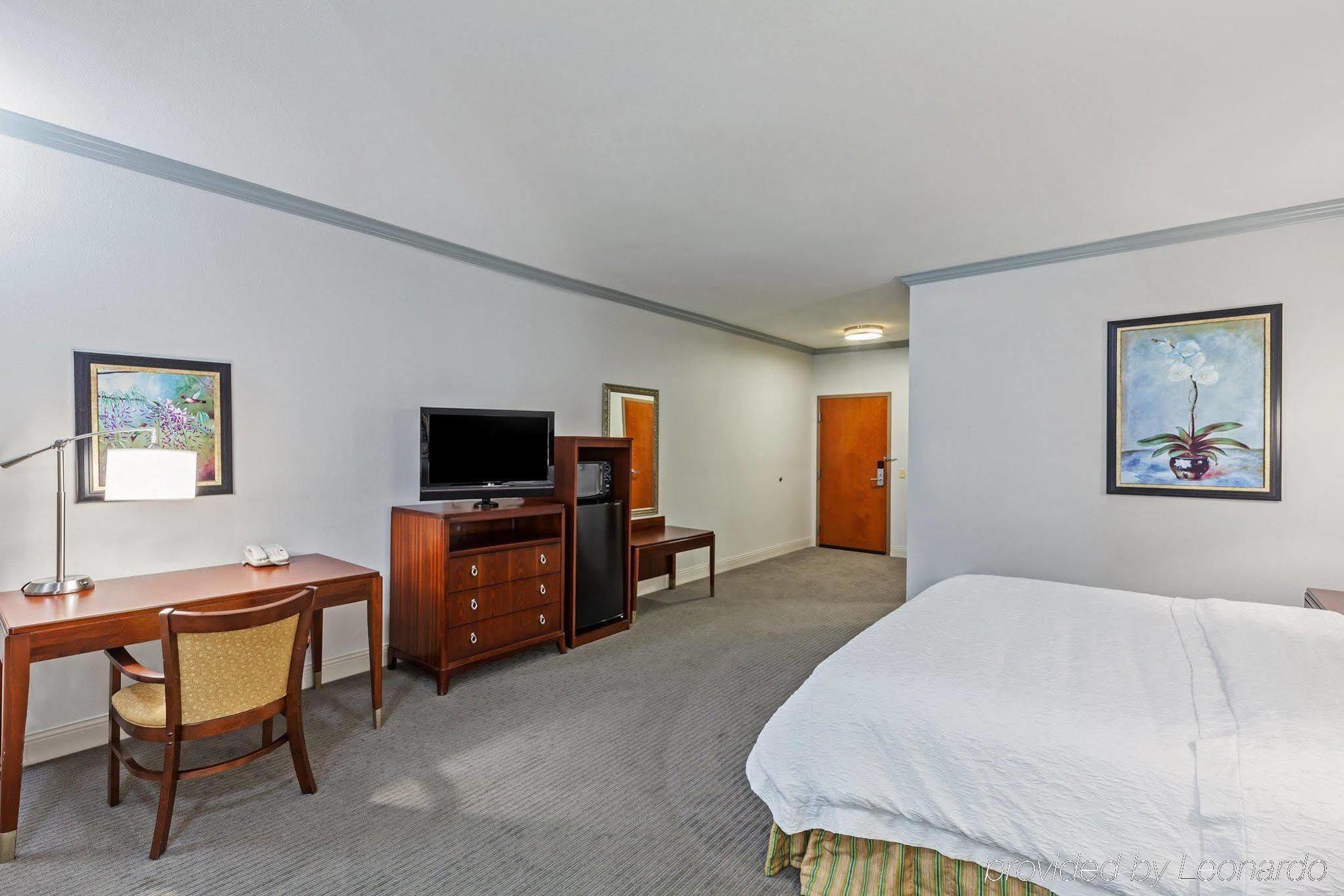 Hampton Inn & Suites Houston-Westchase Exterior photo