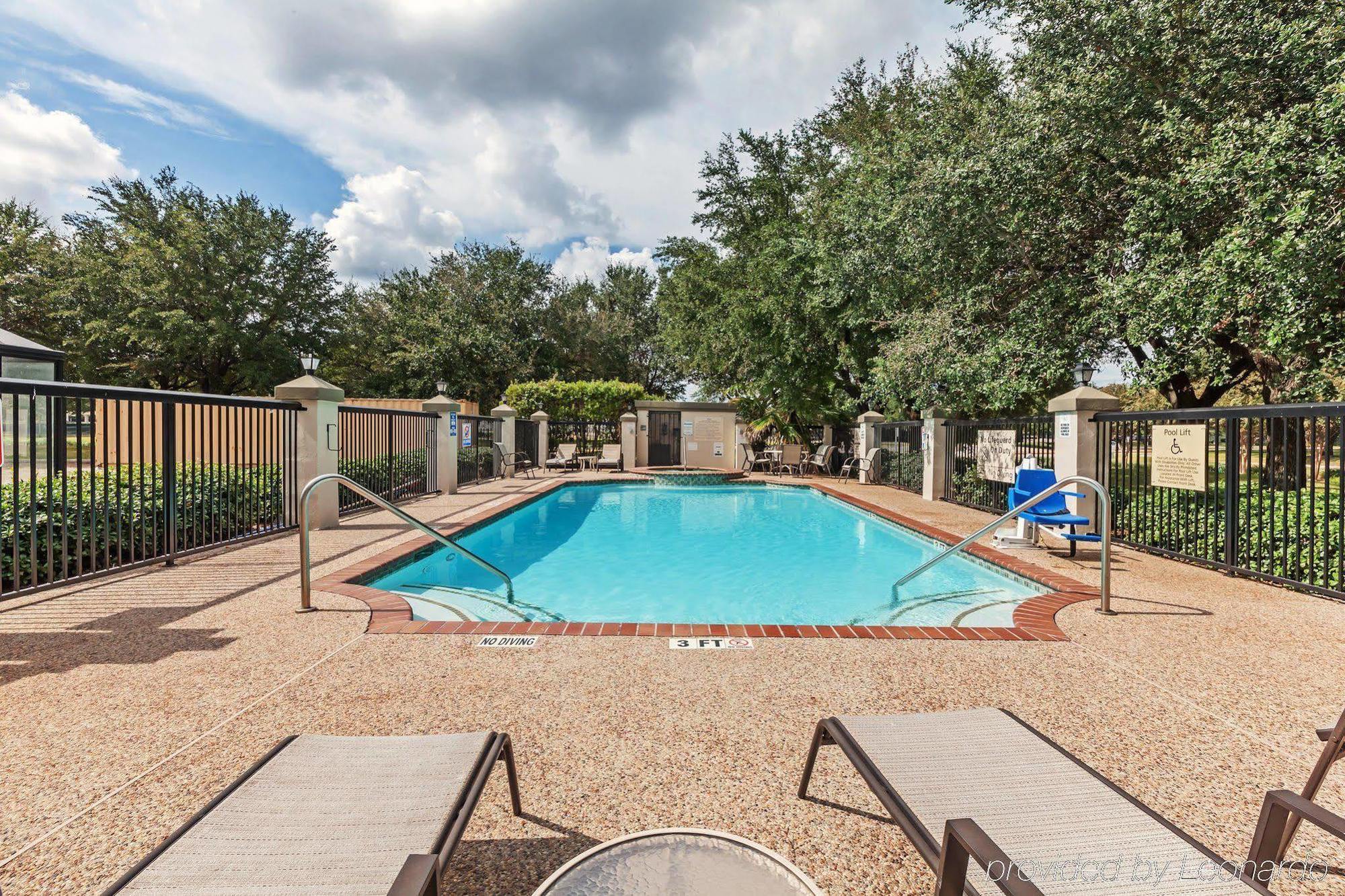 Hampton Inn & Suites Houston-Westchase Exterior photo