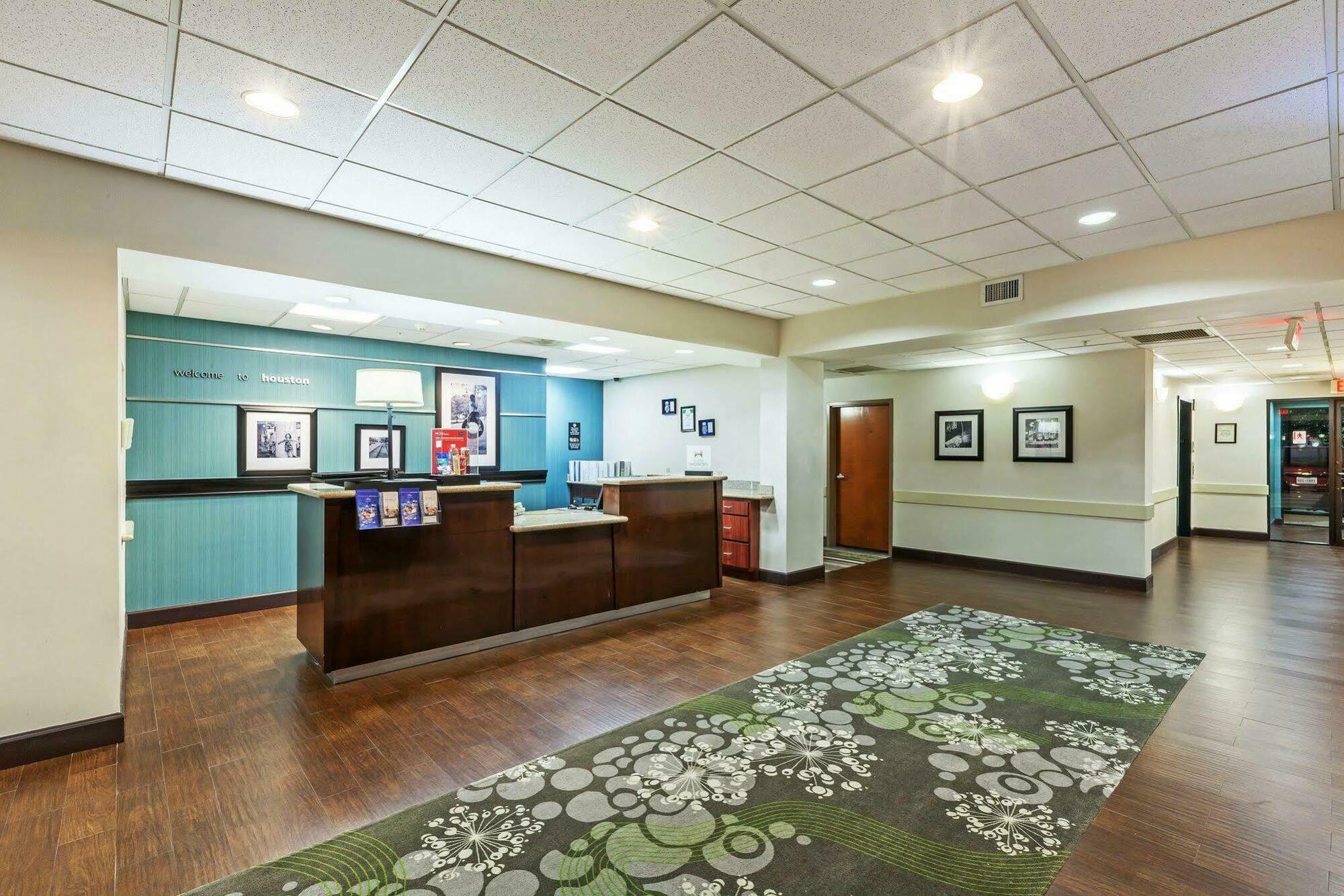 Hampton Inn & Suites Houston-Westchase Exterior photo